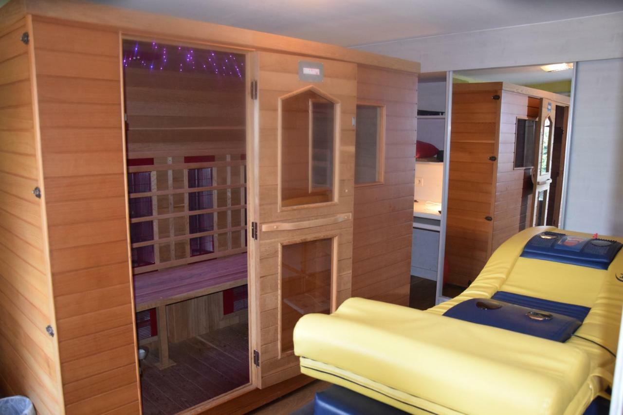 Grand-Reng Le Chateau De Frankie Spas-Saunas المظهر الخارجي الصورة